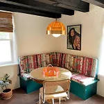 Spacious Stylish Niji Holiday home